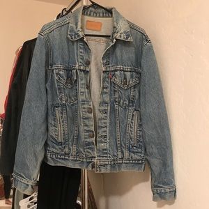 Oversized Levis denim jacket